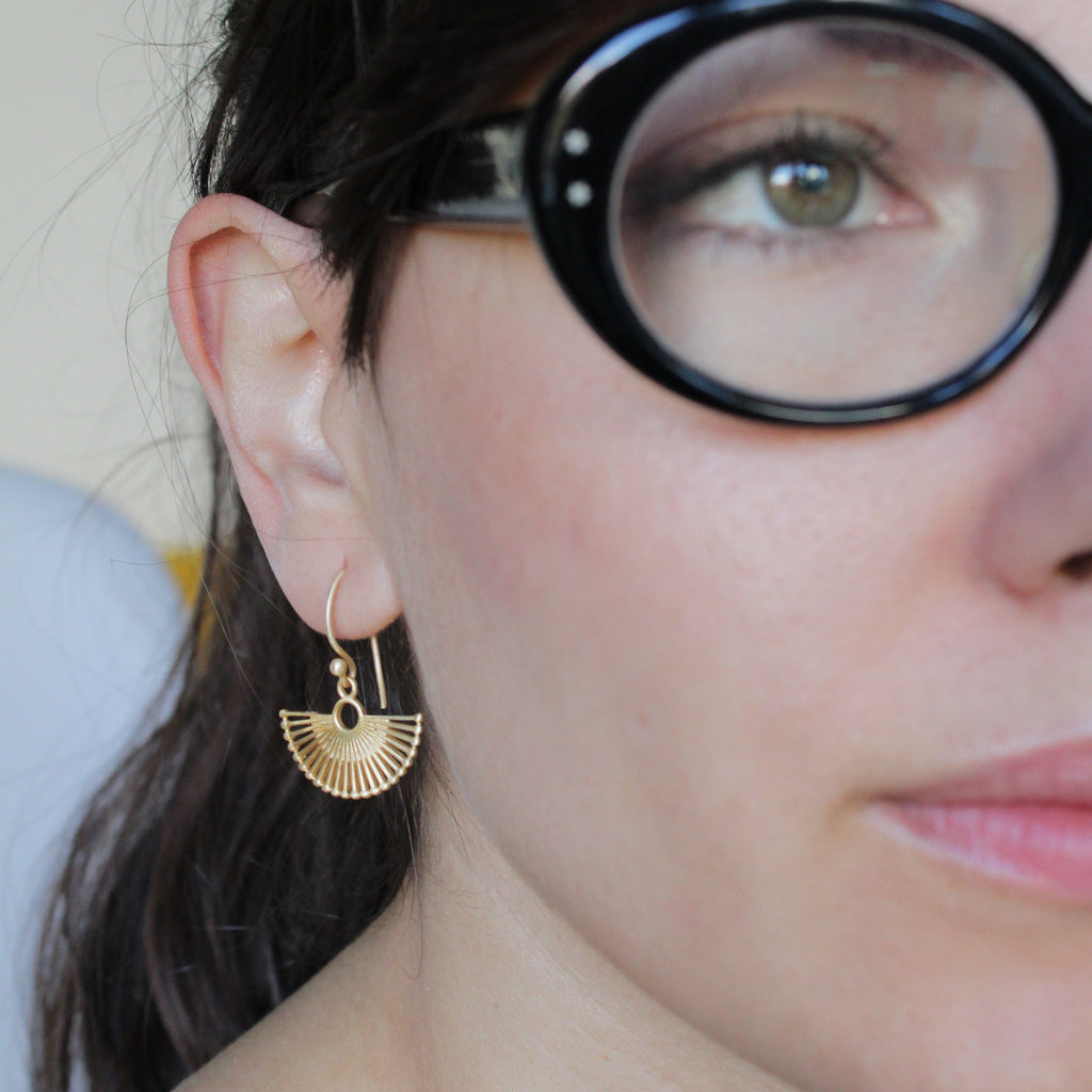 Pendientes ROULETTE de diseño bañados en oro-4